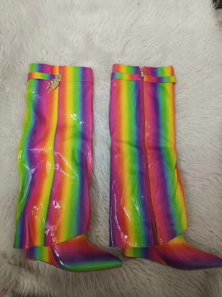 Circular-Headed Large Cylinder Stone-Patterned Shark Buckle Knee-Length Pants Boots