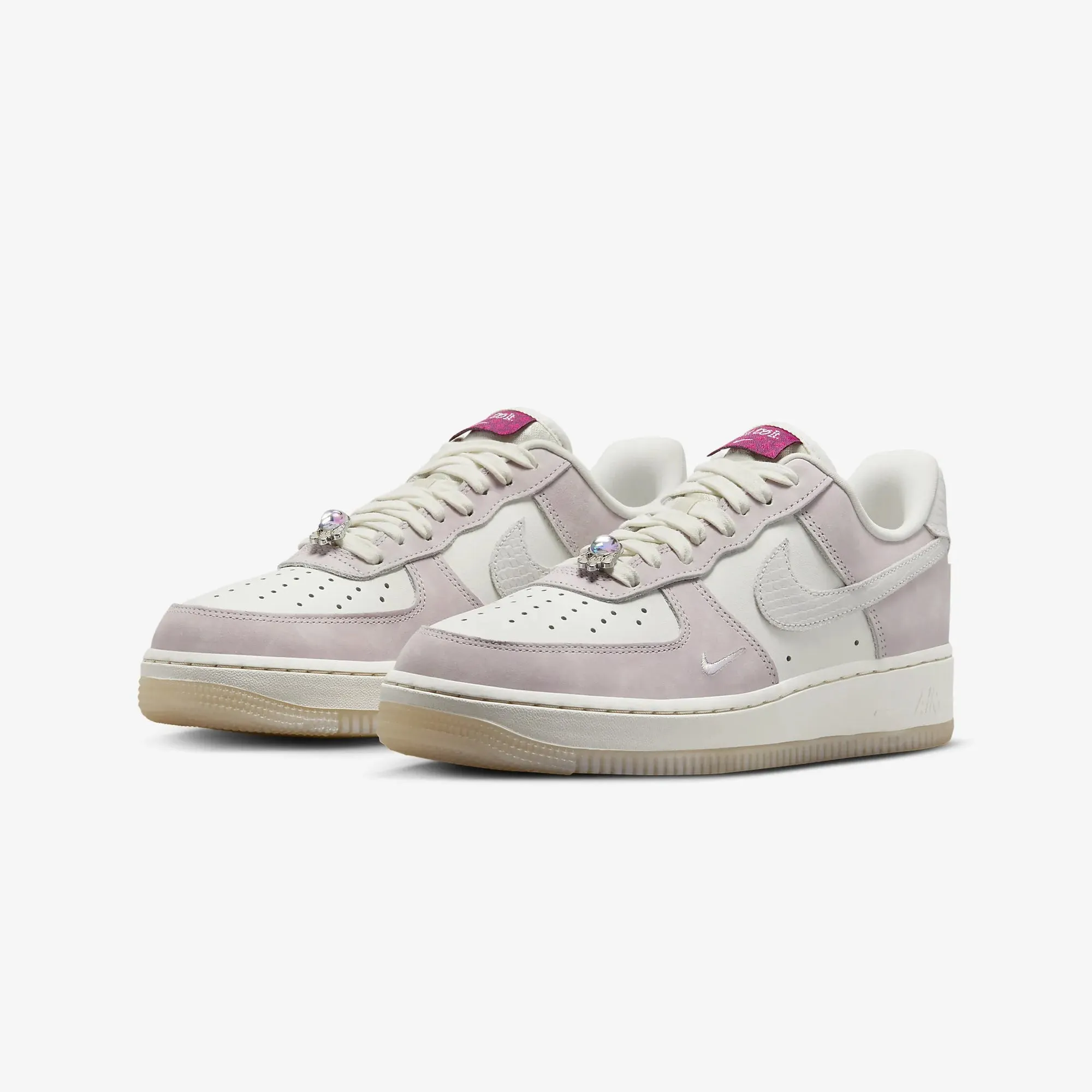 Nike | WMN'S AIR FORCE 1 '07 LX { SAIL/SAIL-SAIL-PLATINUM VIOLET
